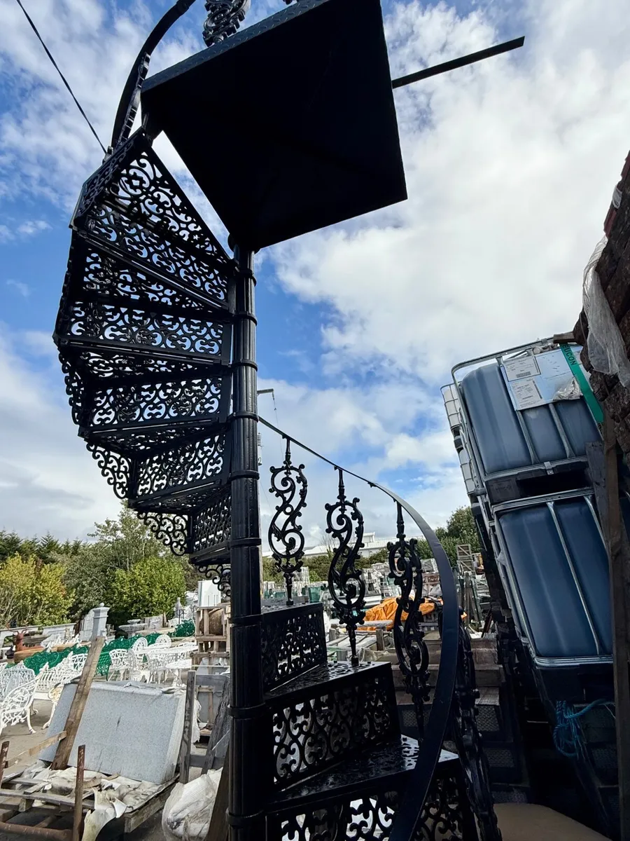 Heavy Cast Iron Spiral Staircases Style 001 - Image 3