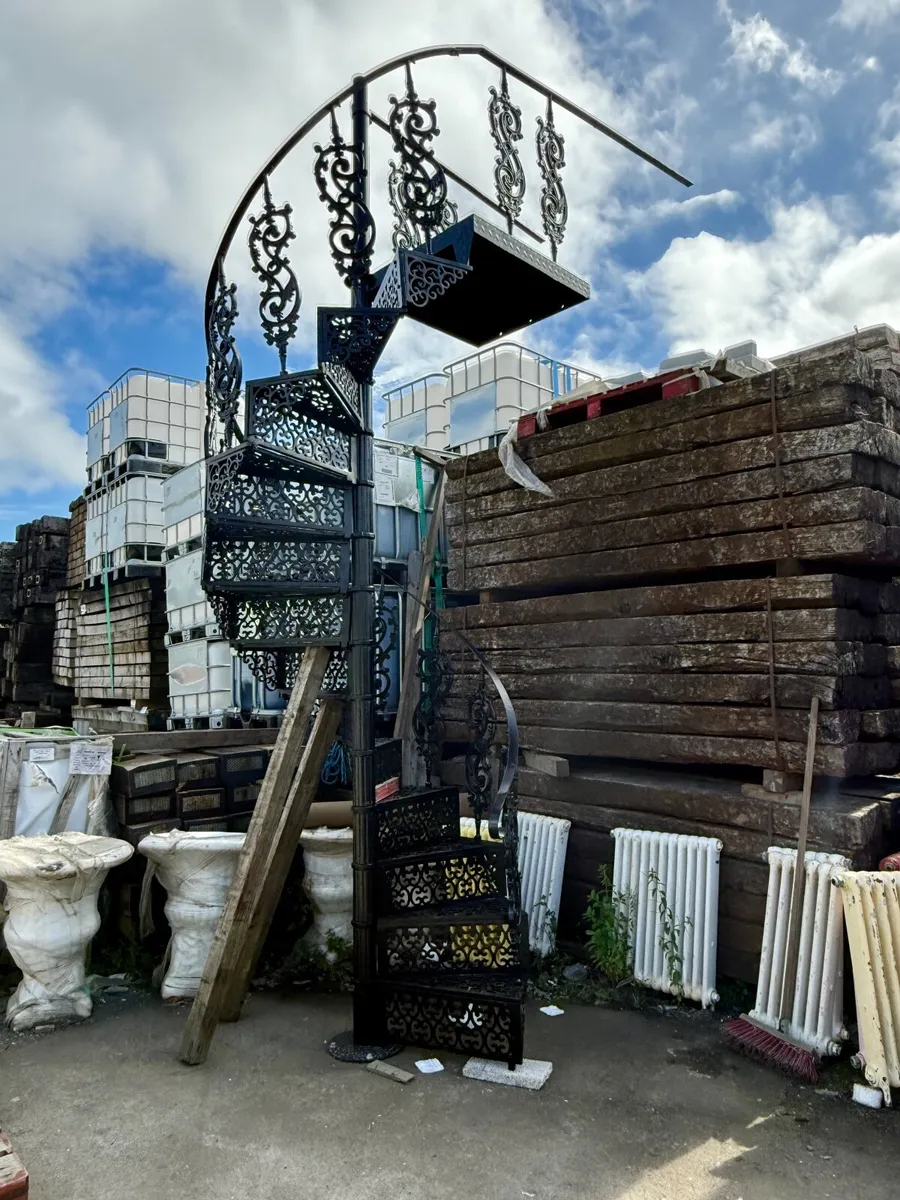 Heavy Cast Iron Spiral Staircases Style 001 - Image 2
