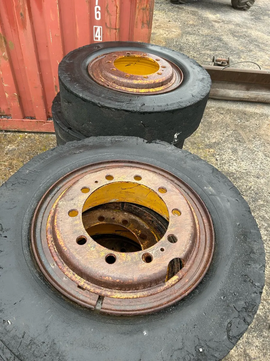 Soild wheels - Image 1