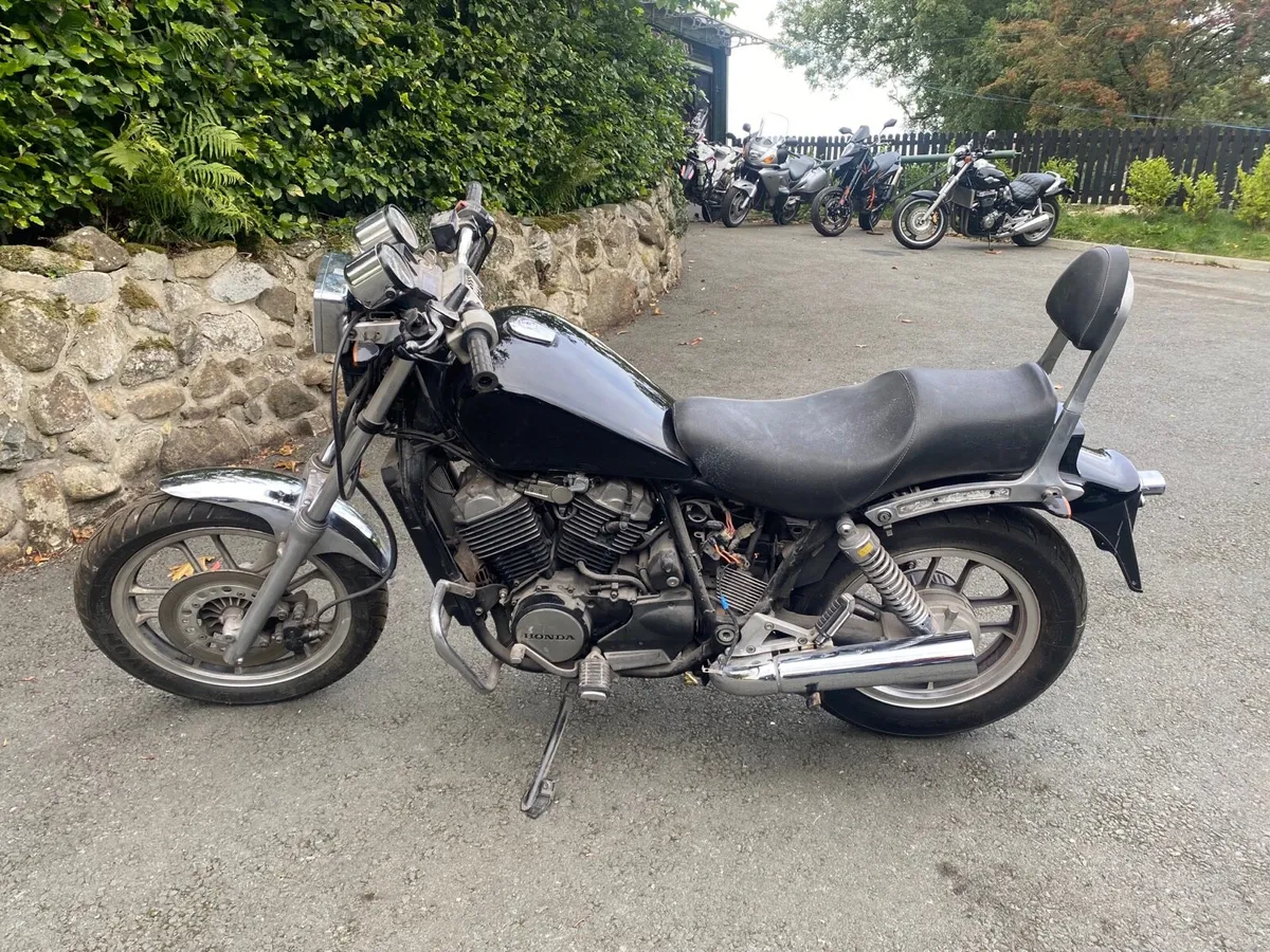 82 vt 500 shadow project - Image 1