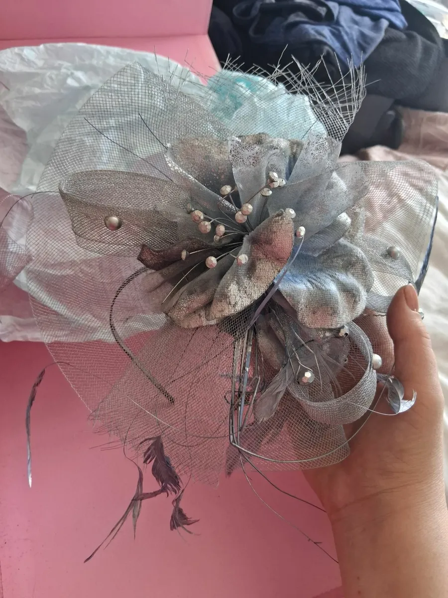 Mother of the bride/groom hat - Image 1