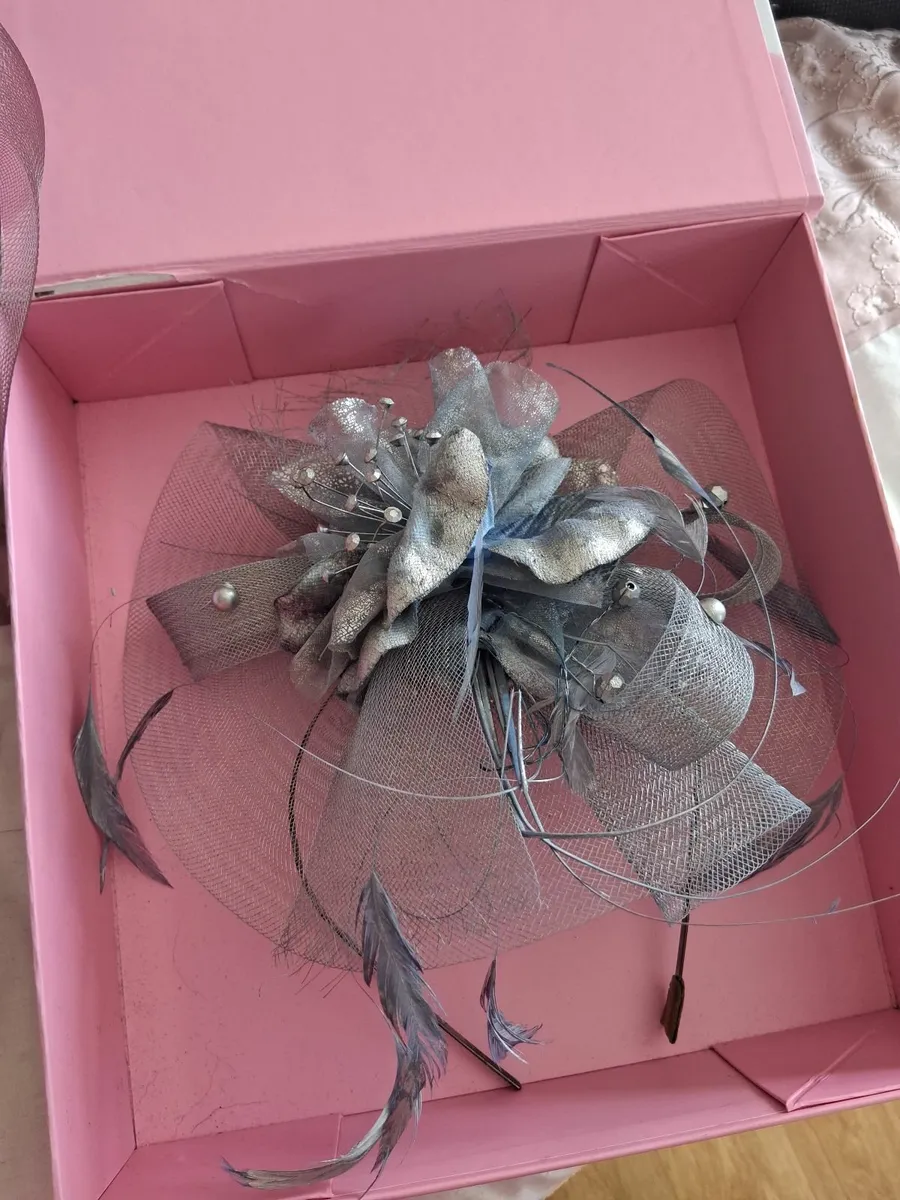 Mother of the bride/groom hat - Image 3