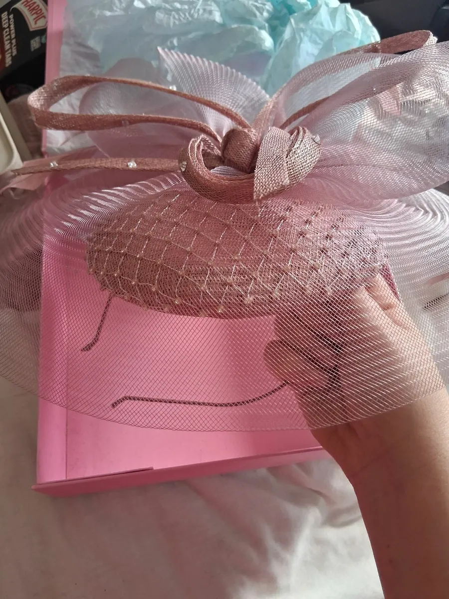 Mother of the bride/groom hat - Image 4