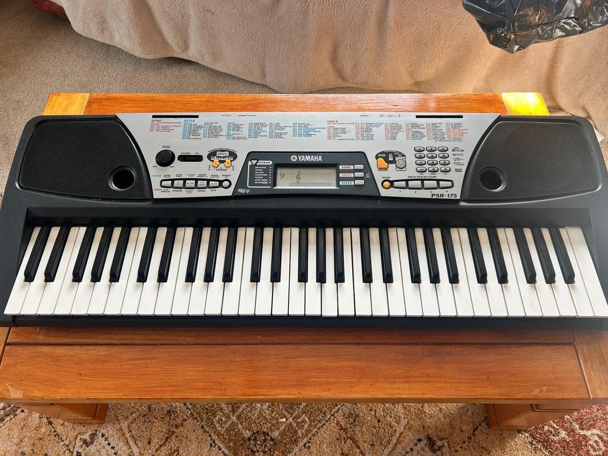Music keyboard - Image 1