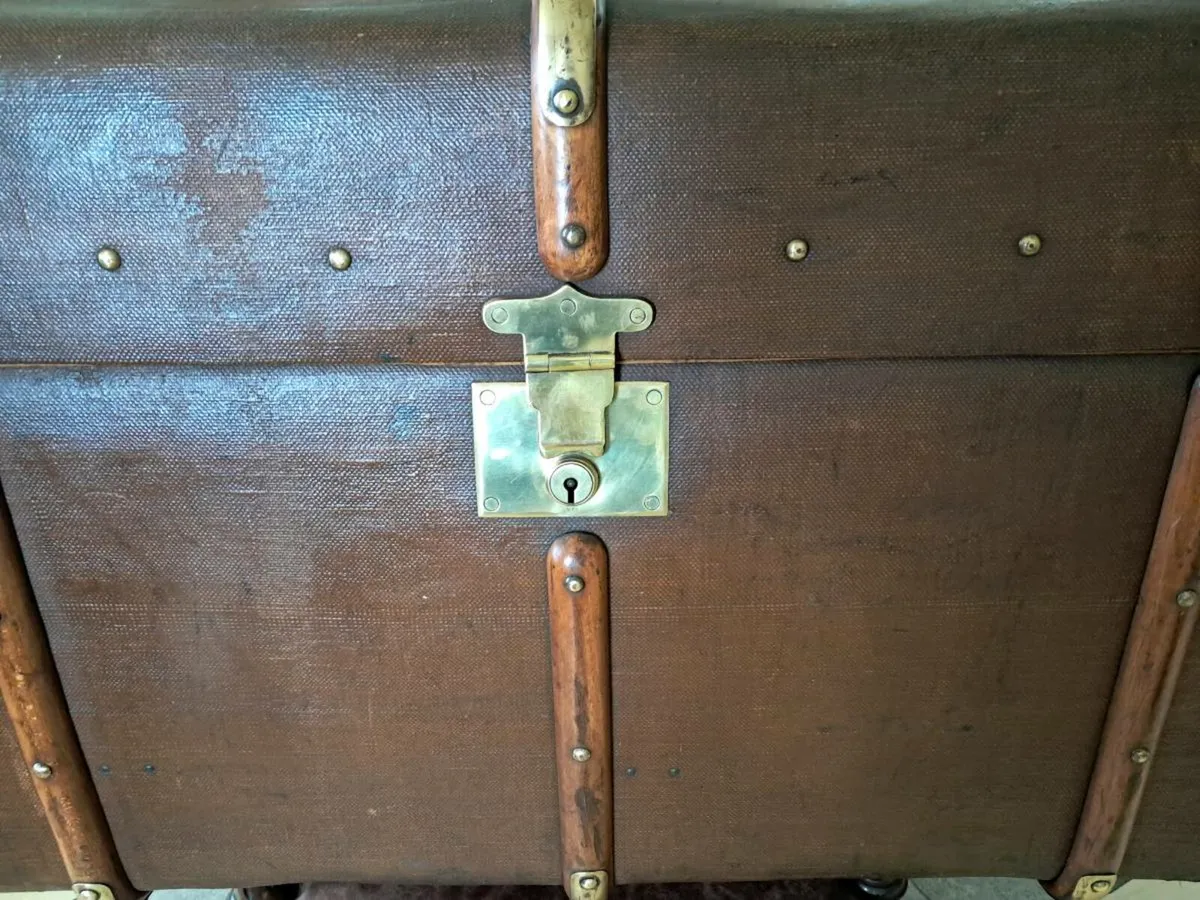 Vintage leather Steamer Trunk - Image 3