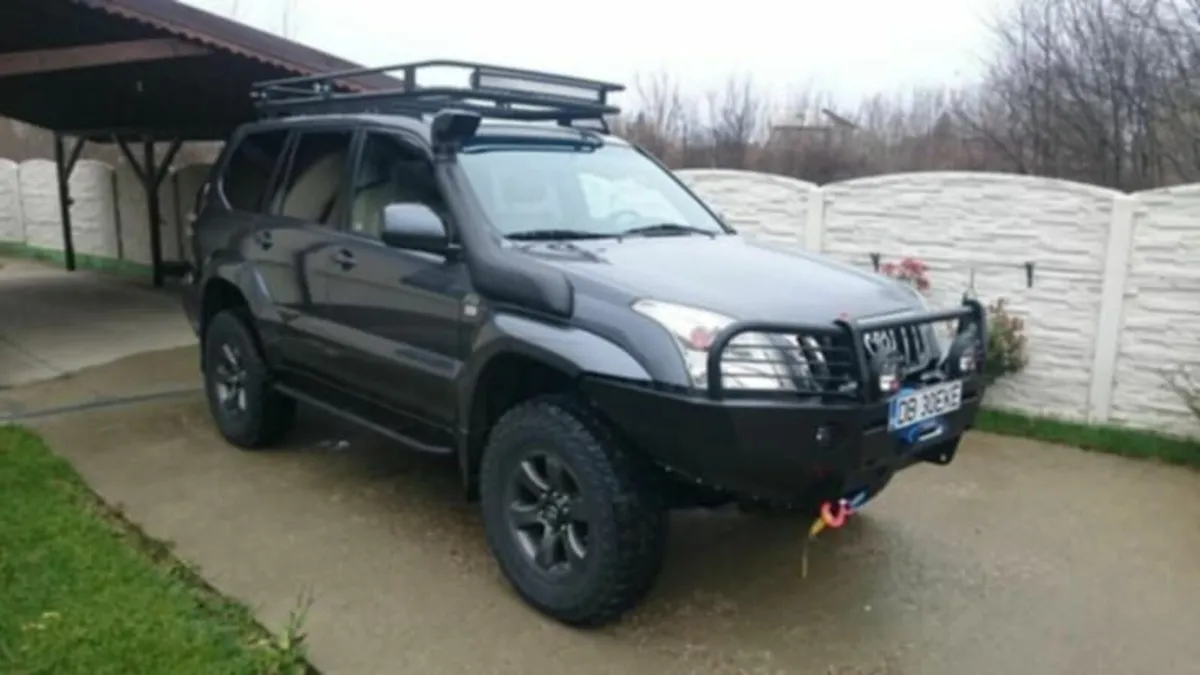 Landcruiser alloys 17 " with center caps - Image 4