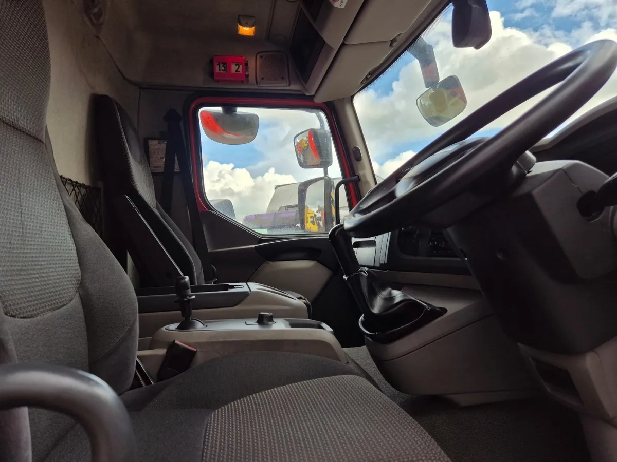 2017 Daf LF 230 24ft Curtainsider - Image 3