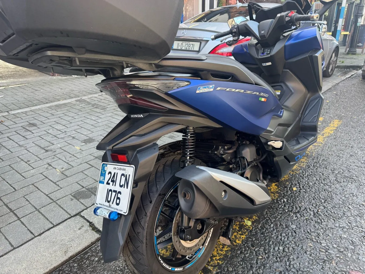2024 Honda Forza 350 - Image 4