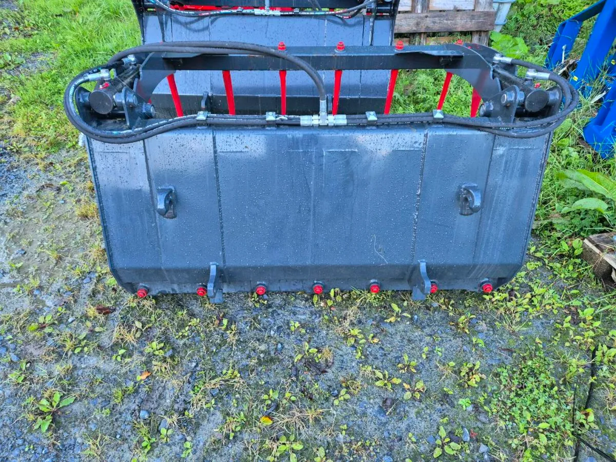 Tine and Bucket Grabs - Image 4