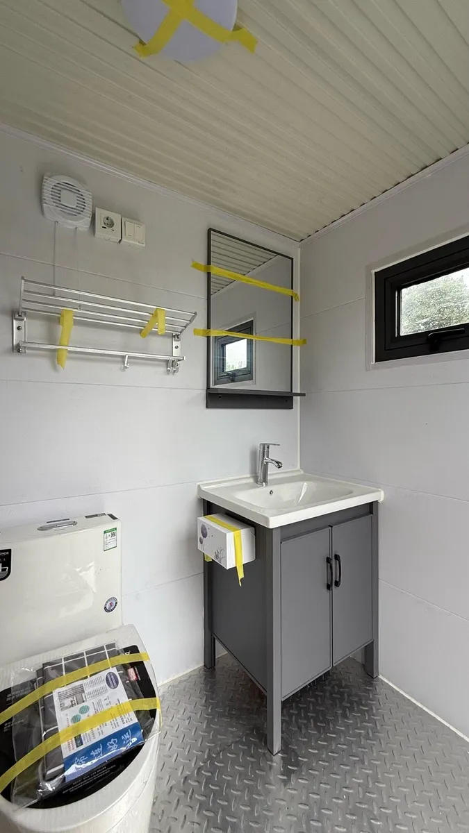 Mobile toilet - shower - Image 3