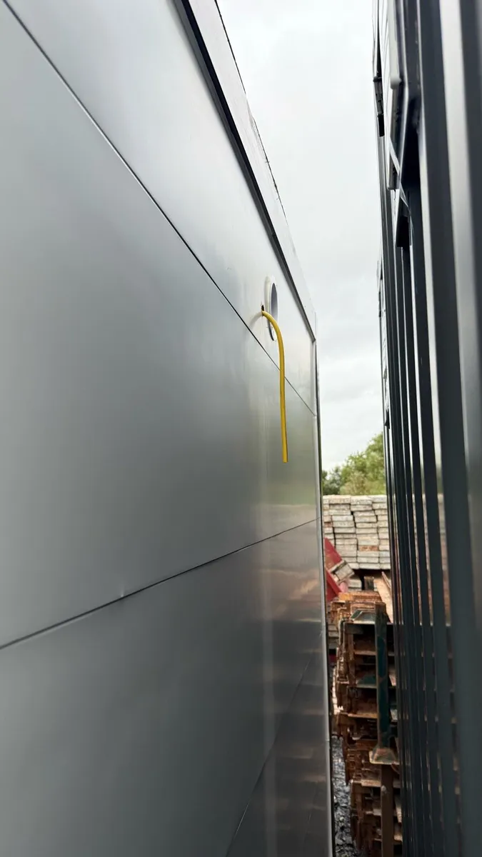 Mobile toilet - shower - Image 4