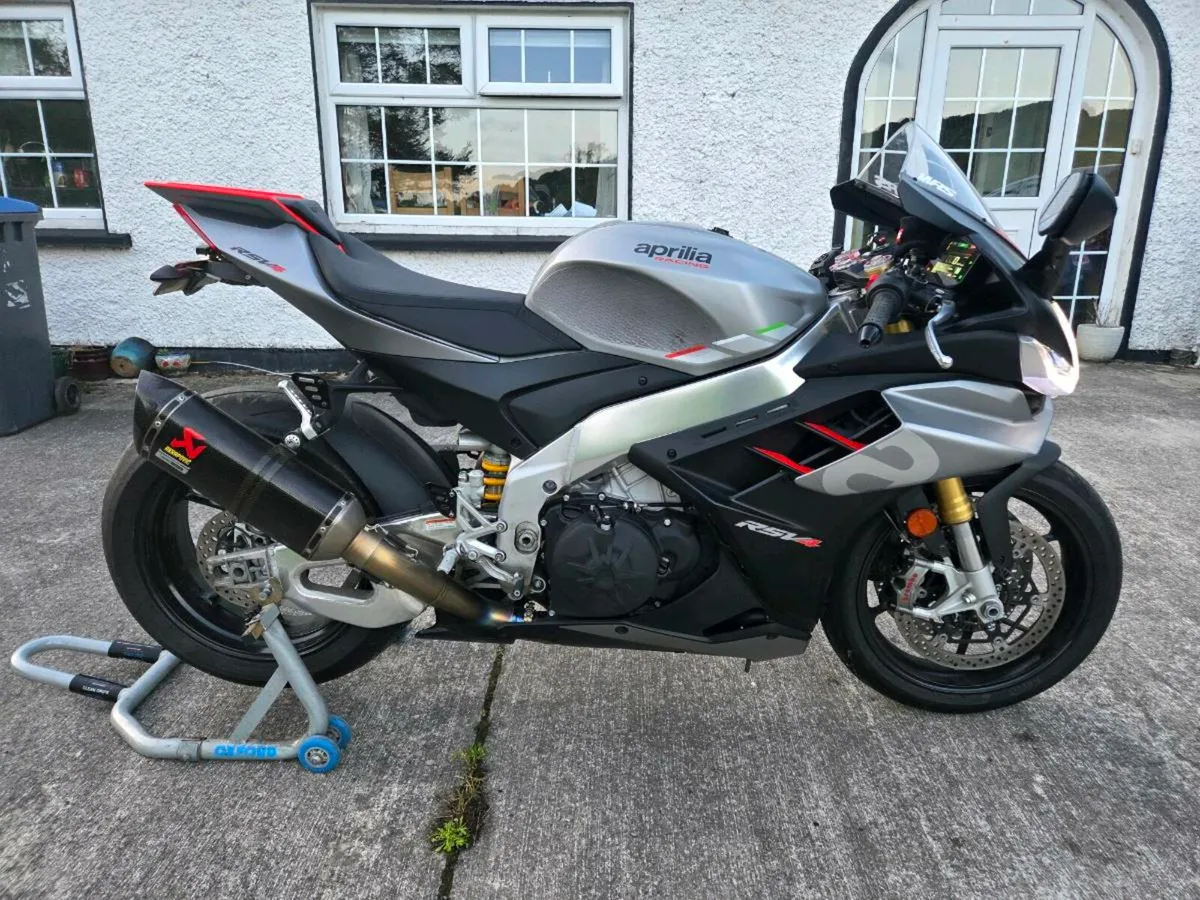 2024 Aprilia Rsv4 1100 rr - Image 2