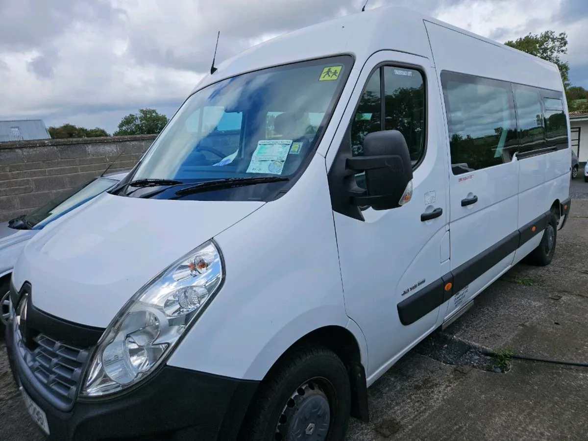 Renault master minibus - Image 1