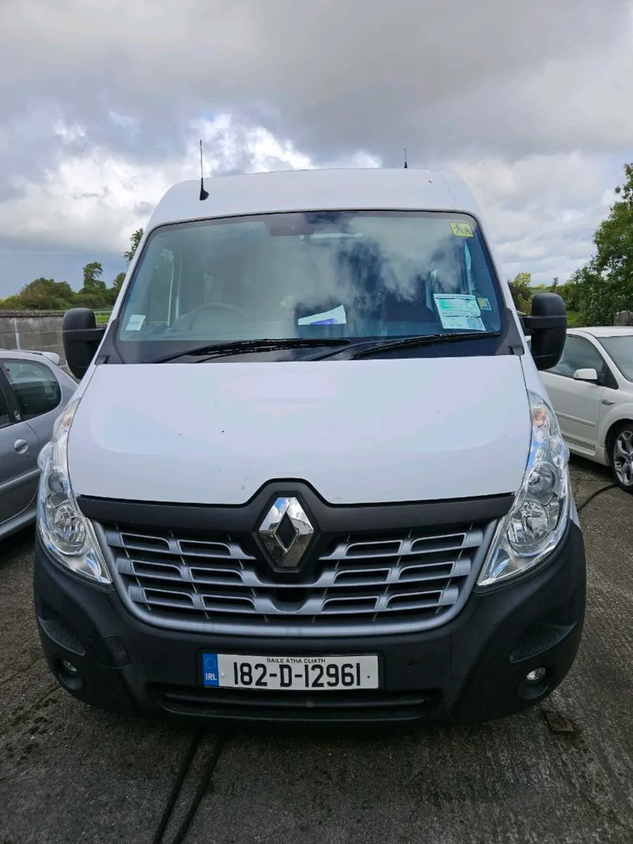 Renault master minibus - Image 2