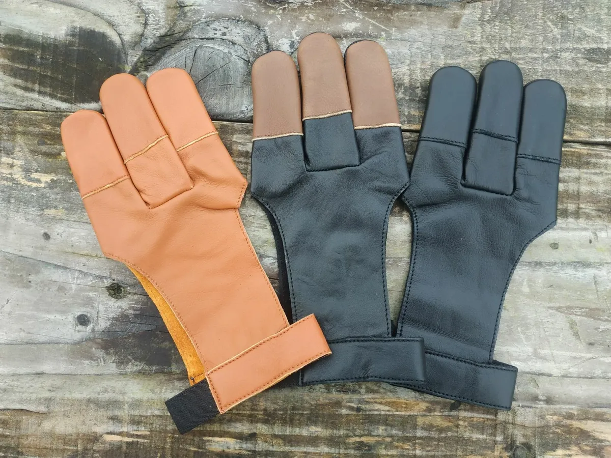 Archery glove 3 fingers (natural leather).S/M/L/XL - Image 1
