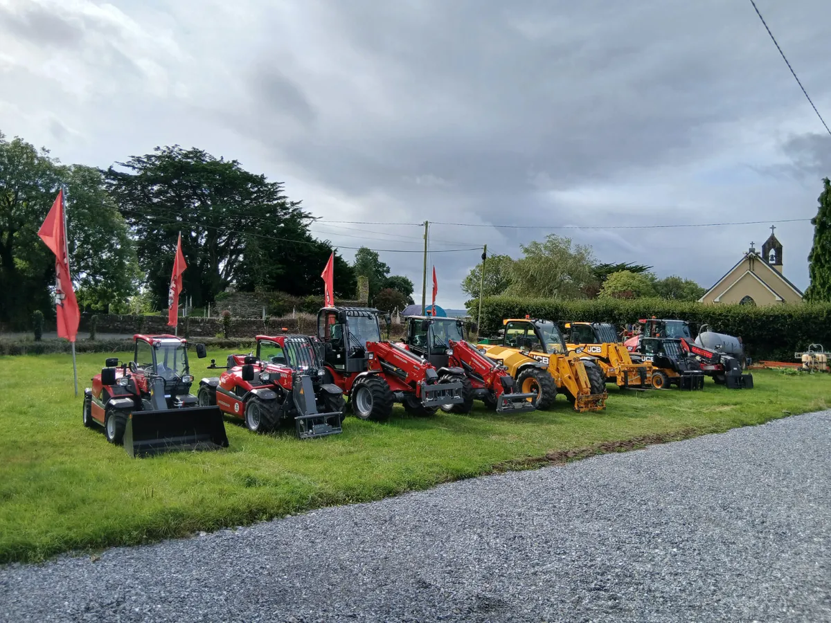 Selection of new and used - Image 1