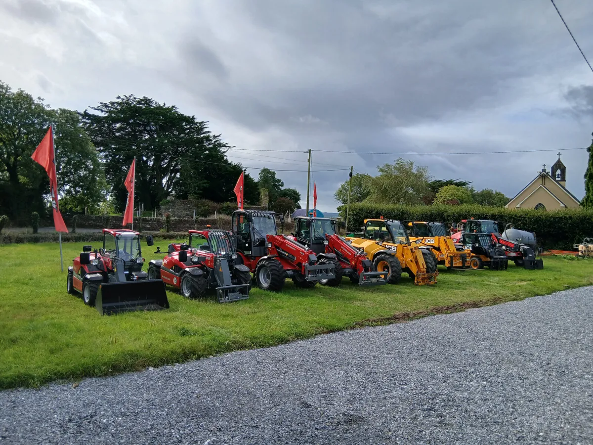 Selection of new and used - Image 2