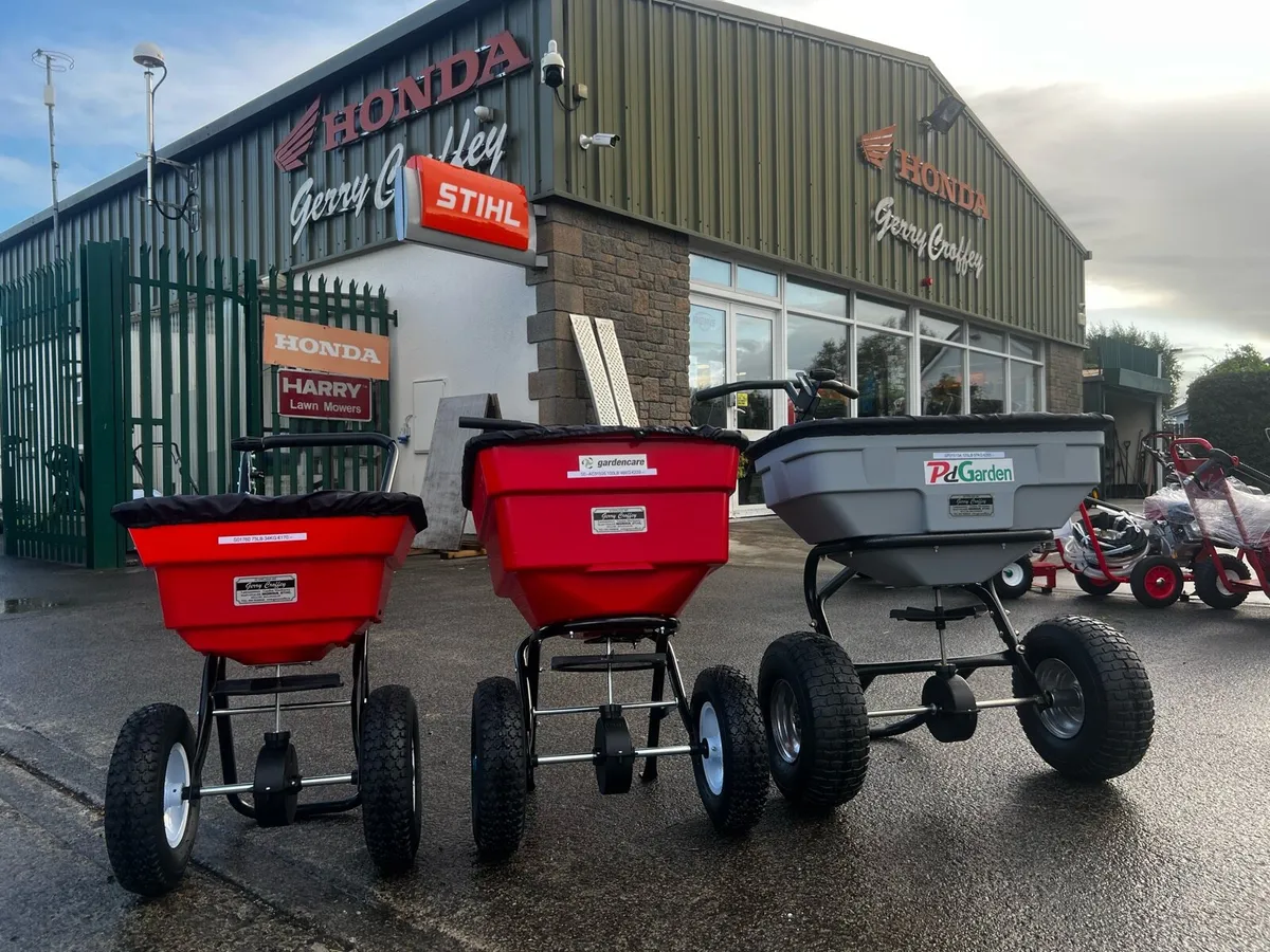 Garden Fertilising Spreaders - Image 1