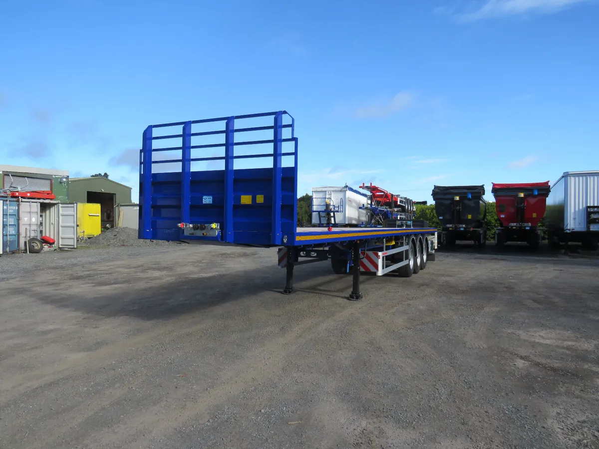 13.9m Flat Trailer - Image 1