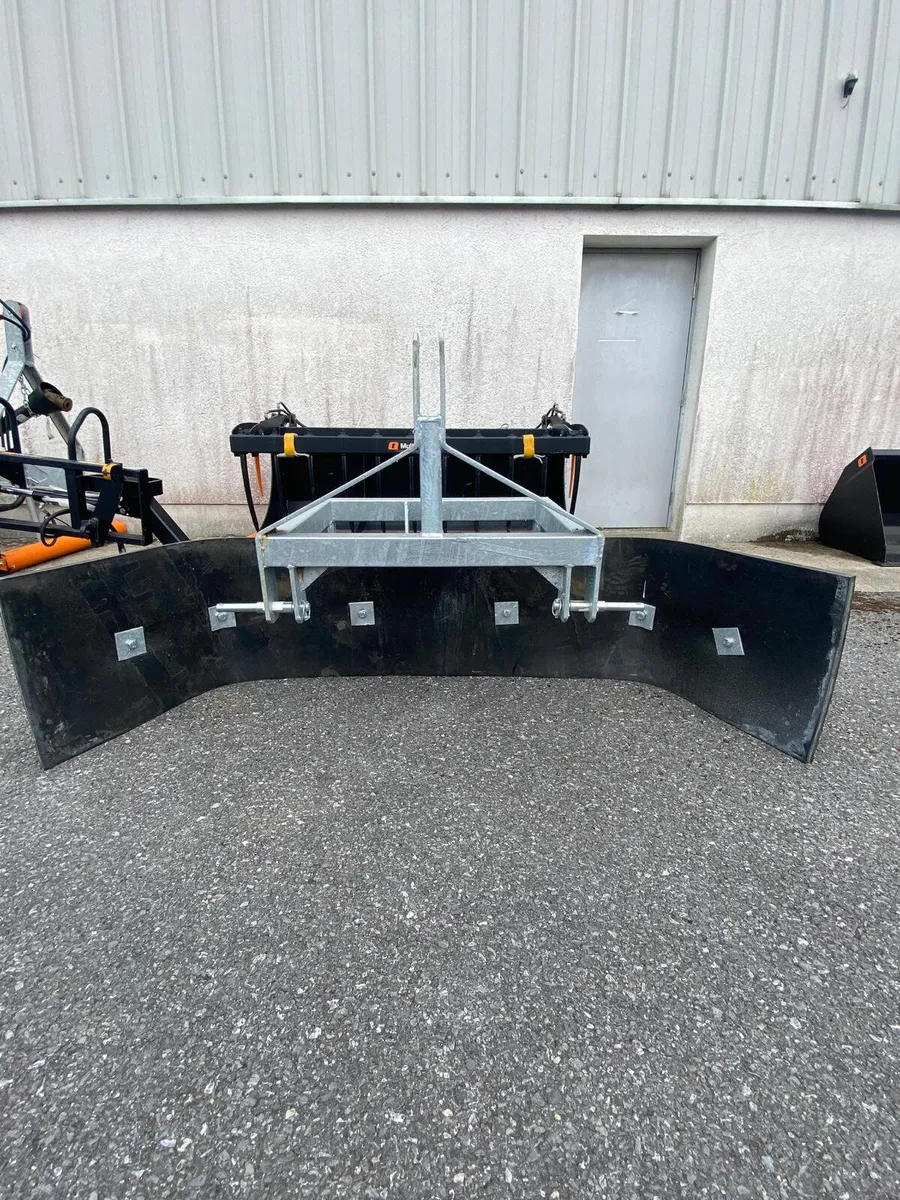 Mckenna Galvanized & Painted Yard Scrappers - Image 2