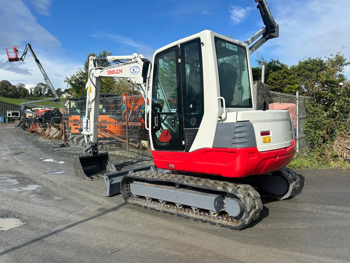 Takeuchi TB250 Year 2018 - Image 2