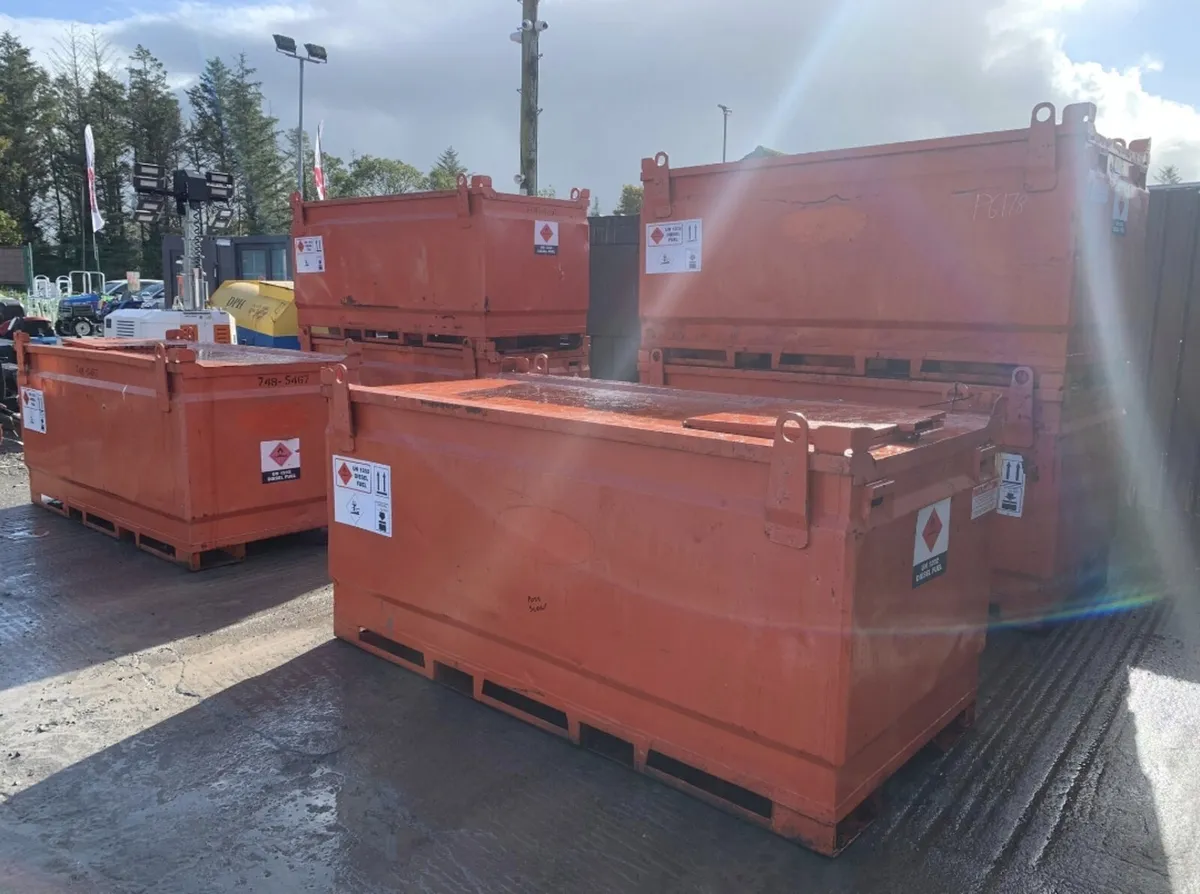 2000lt Transcube Bowser - Image 1