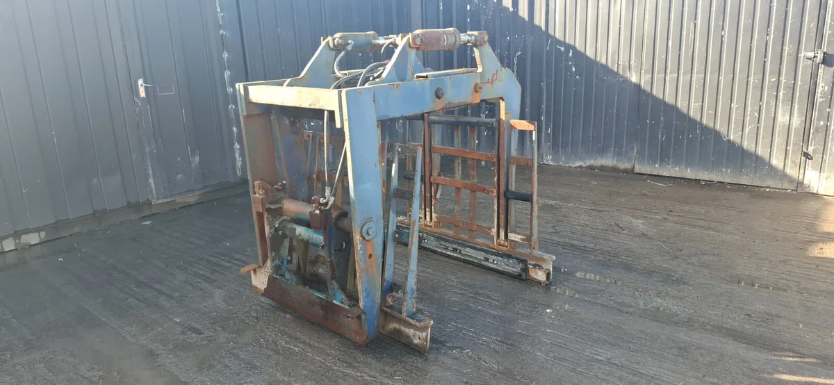 Blue Block Grab to suit forklift - Image 2