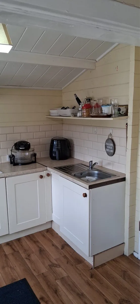 LOG CABIN. - Image 3