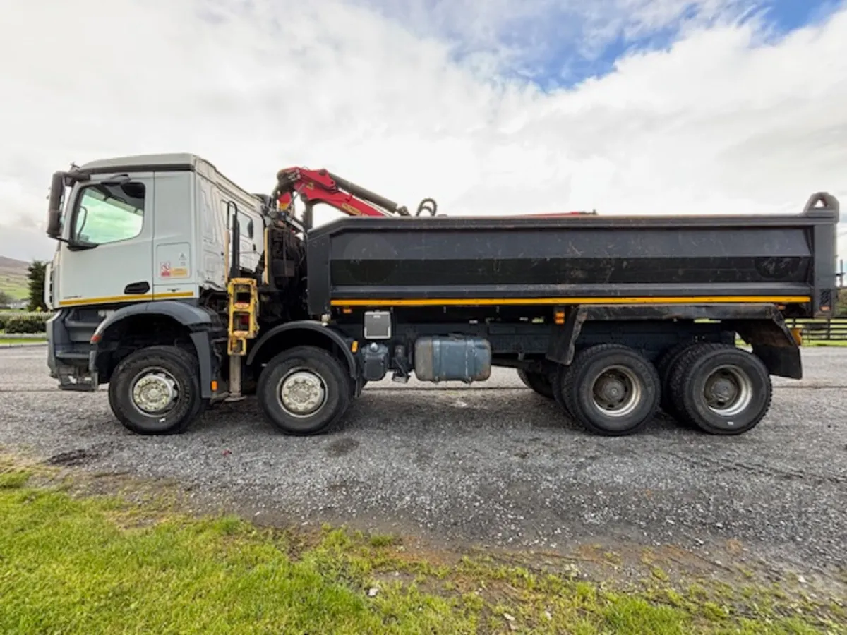 2014 MERCEDES 3240 8X4 HUB-REDUCTION TIPPER GRAB - Image 4