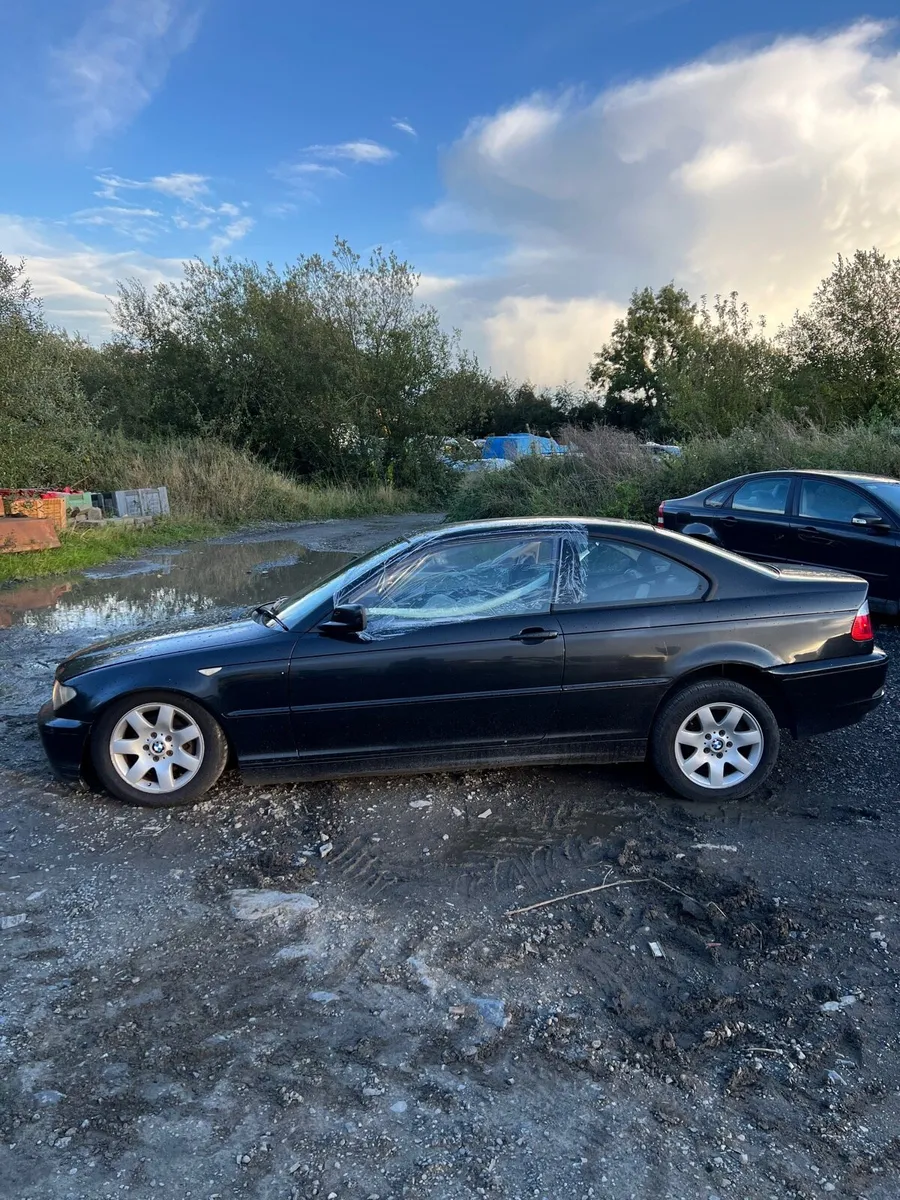 Breaking bmw 318ci e46 3 series 2004 475/9 n42b20a - Image 2