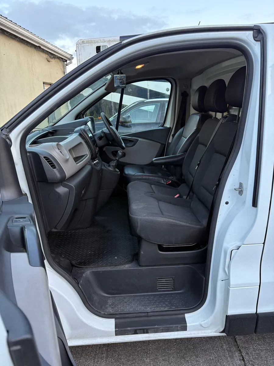 2018 Renault traffic - Image 2