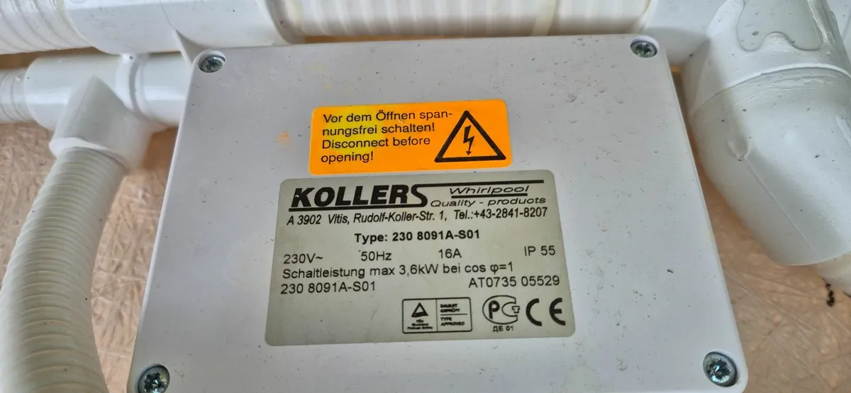 Jacuzzi Bath - Image 4