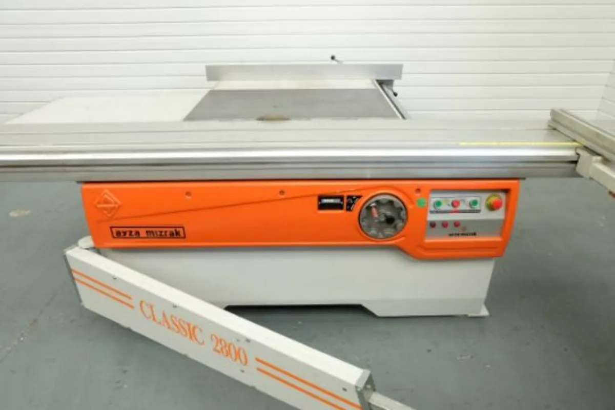 2018 Panel saw like new - Image 1