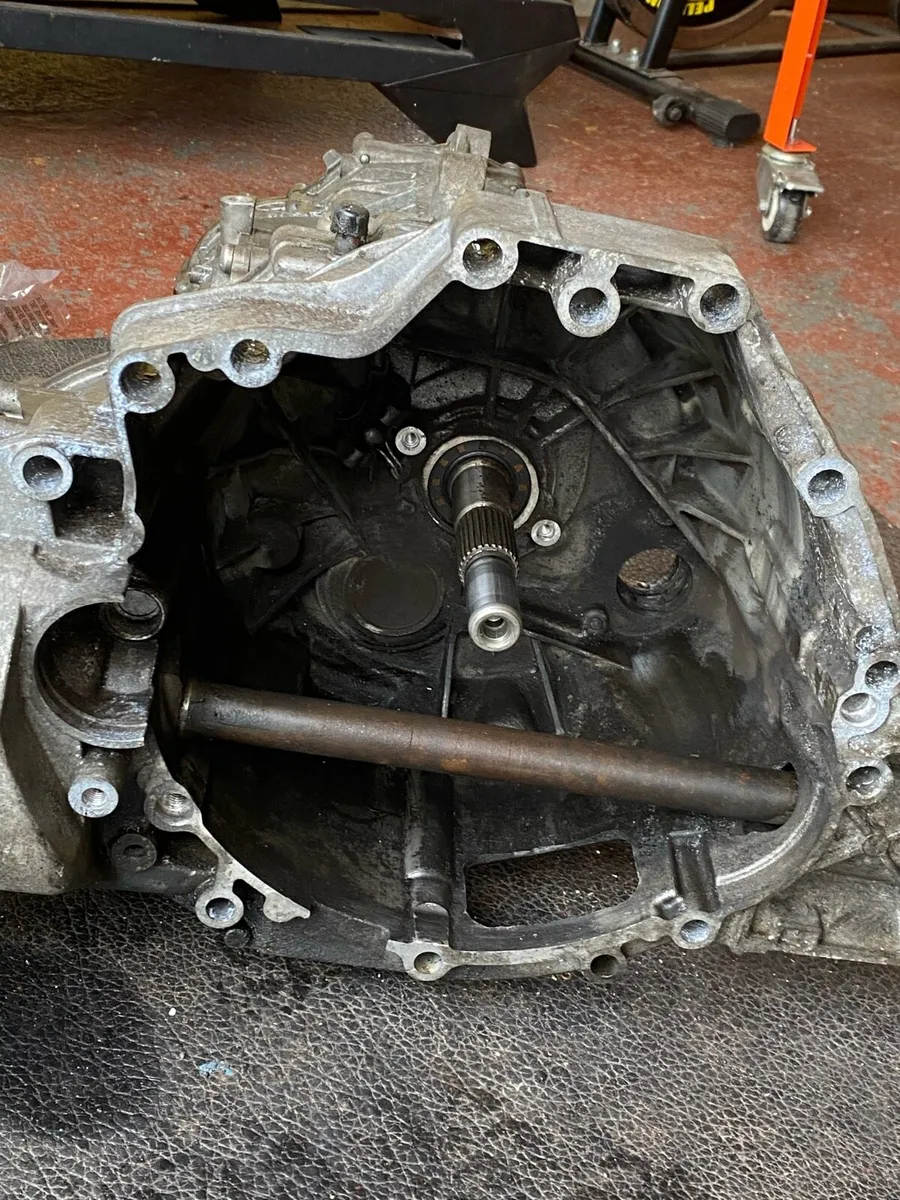 Audi A4 gearbox - Image 1