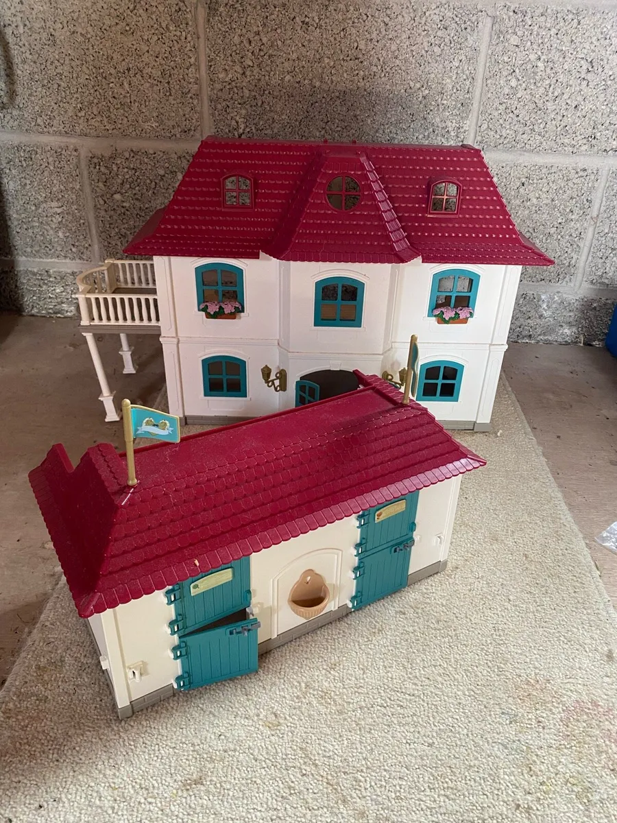 Horse house - Image 1