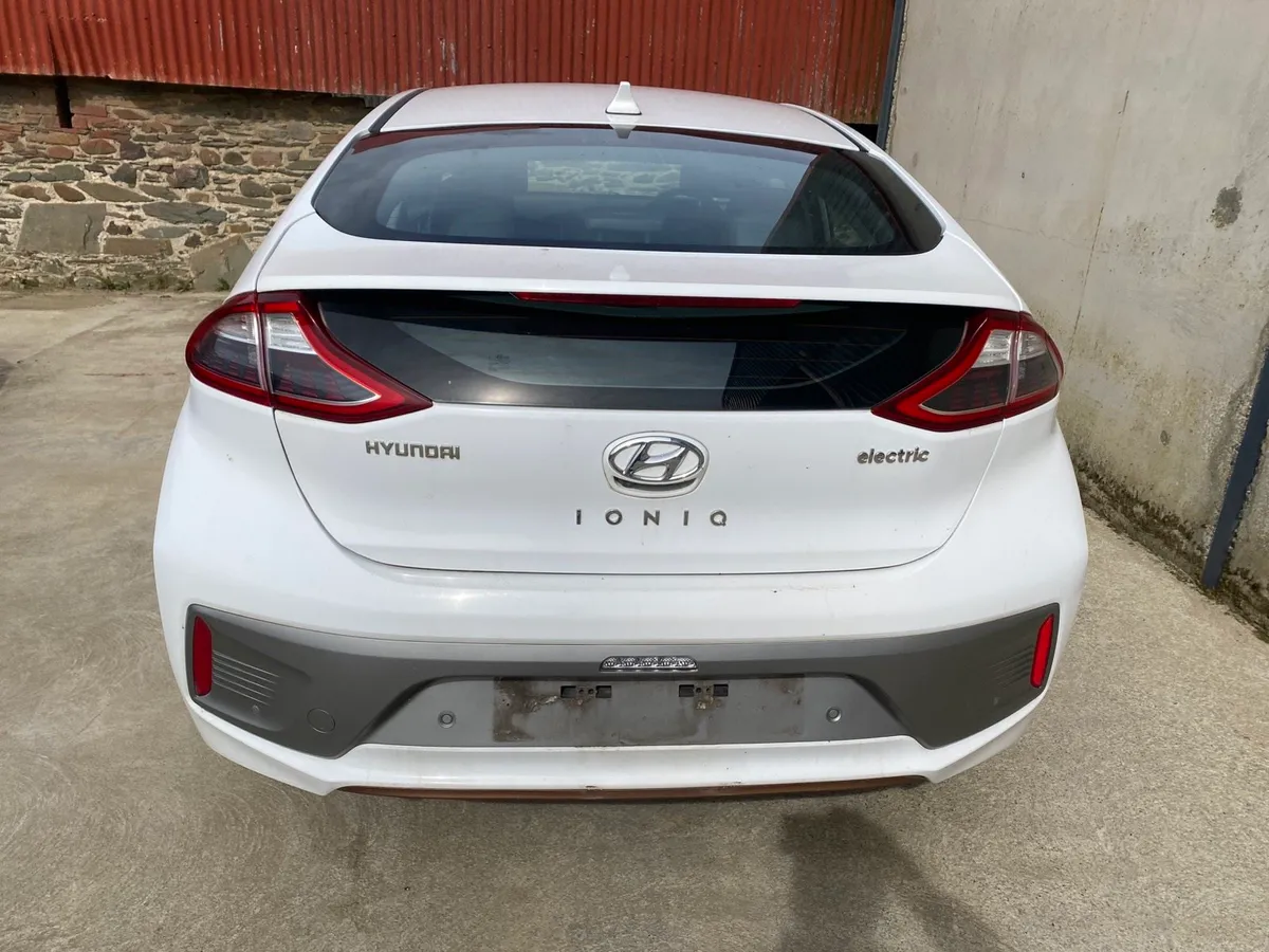 2019 Hyundai Ioniq SE electric for parts - Image 4