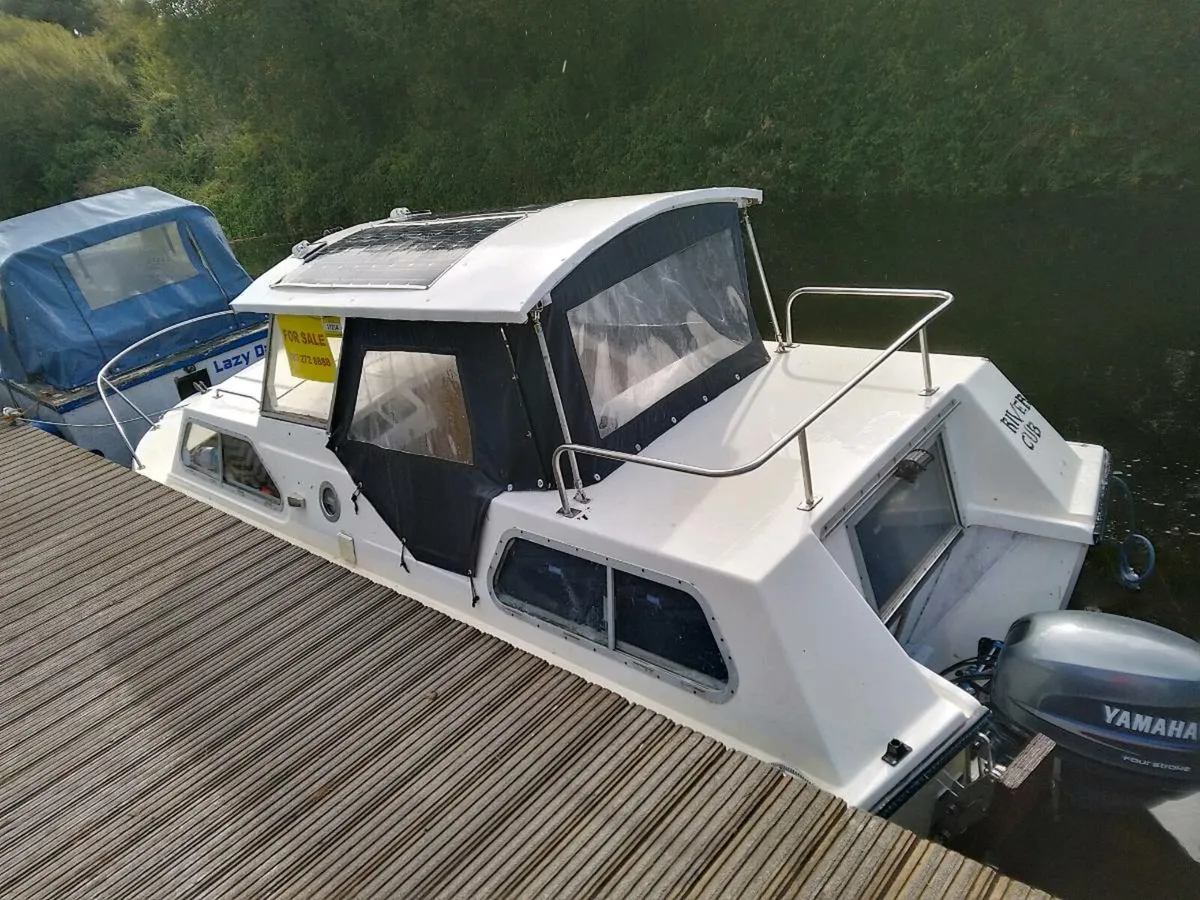 22ft Norman Freeman cabin cruiser & trailer - Image 2