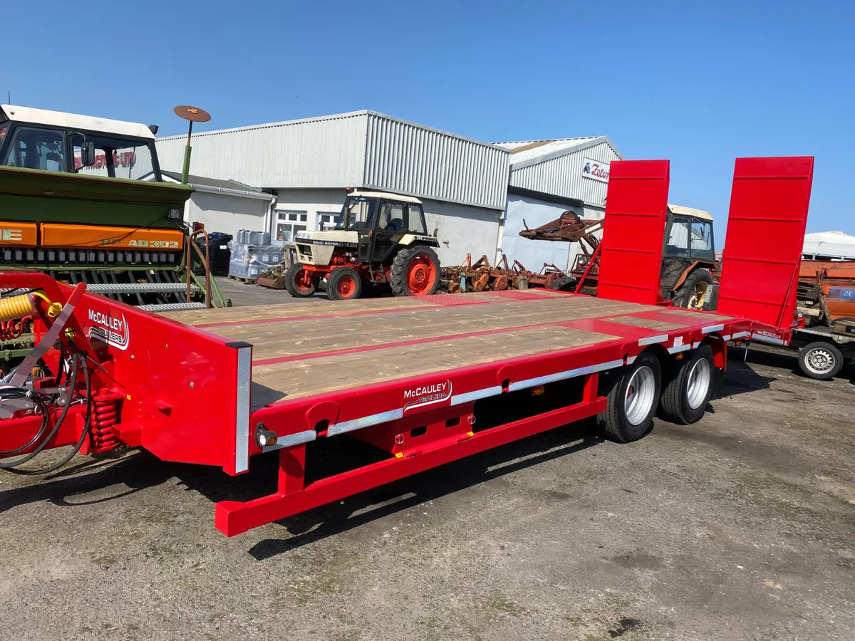 Low loader  McCauley - Image 1