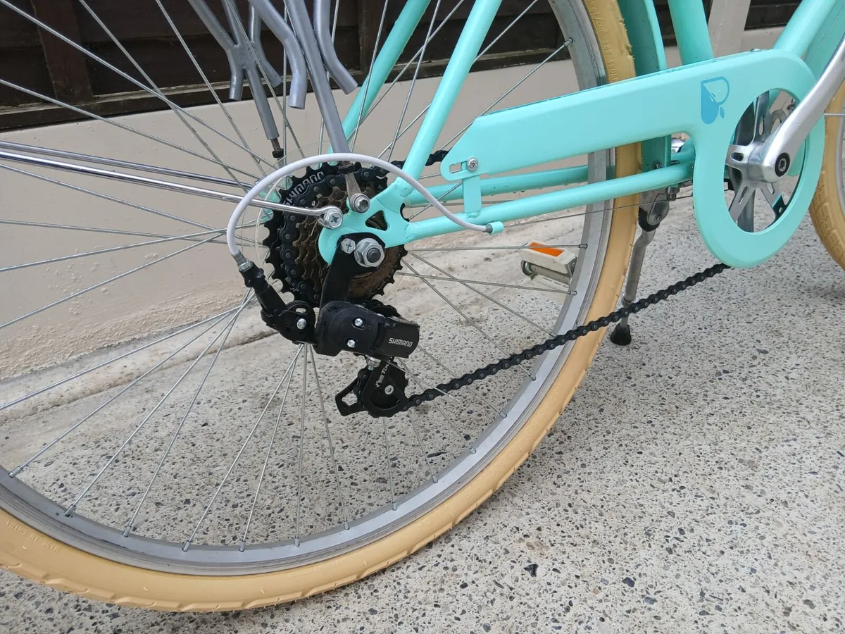 Ladies bicycle - Image 2