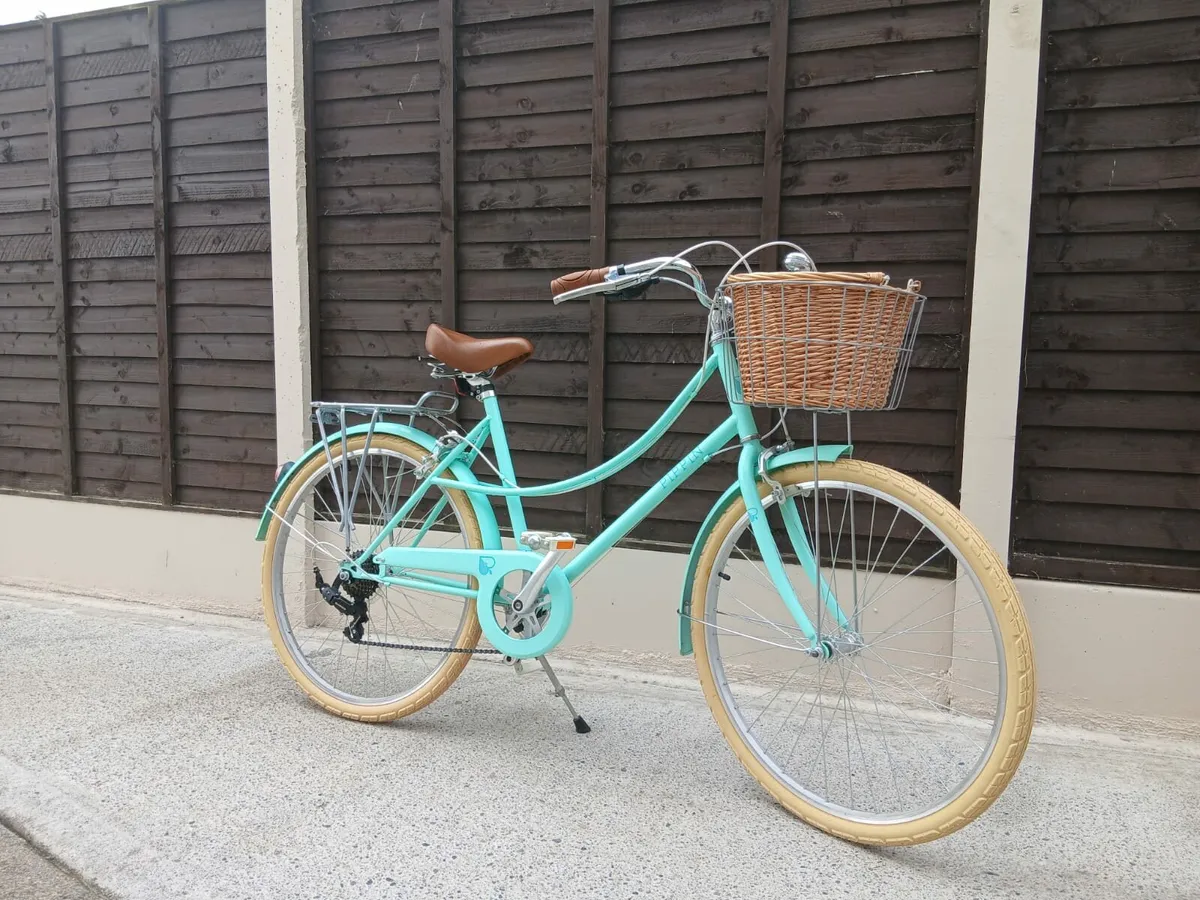 Ladies bicycle - Image 4