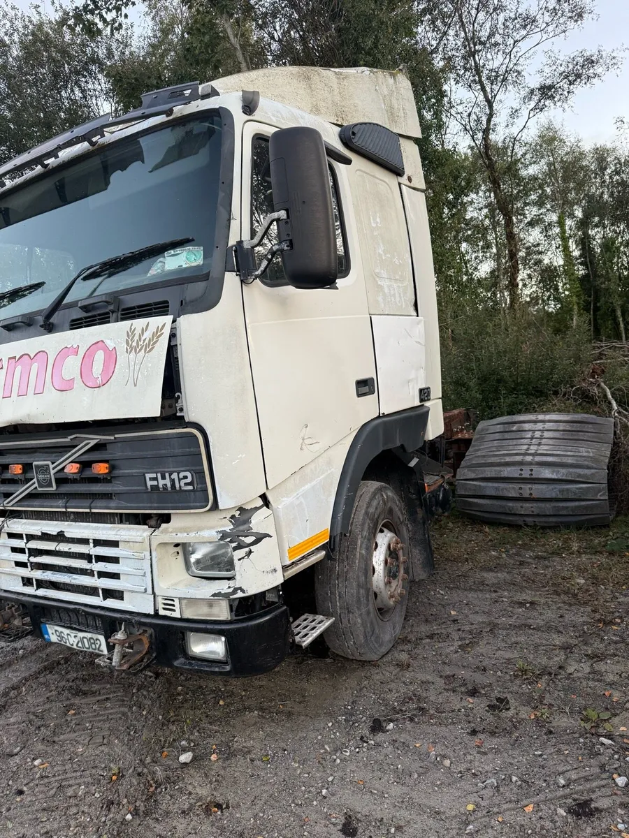 Volvo fh12 v1 for parts all parts available - Image 3