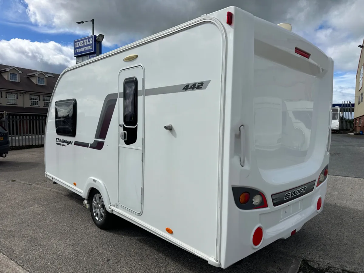 🚨2014 Swift Challenger 2 Berth Motor Mover🚨 - Image 2