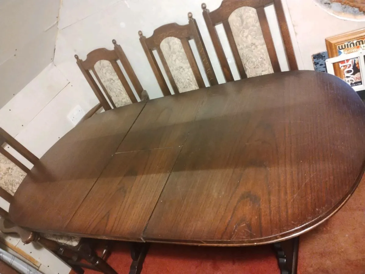 Mahogany dining table and chairs - Image 4