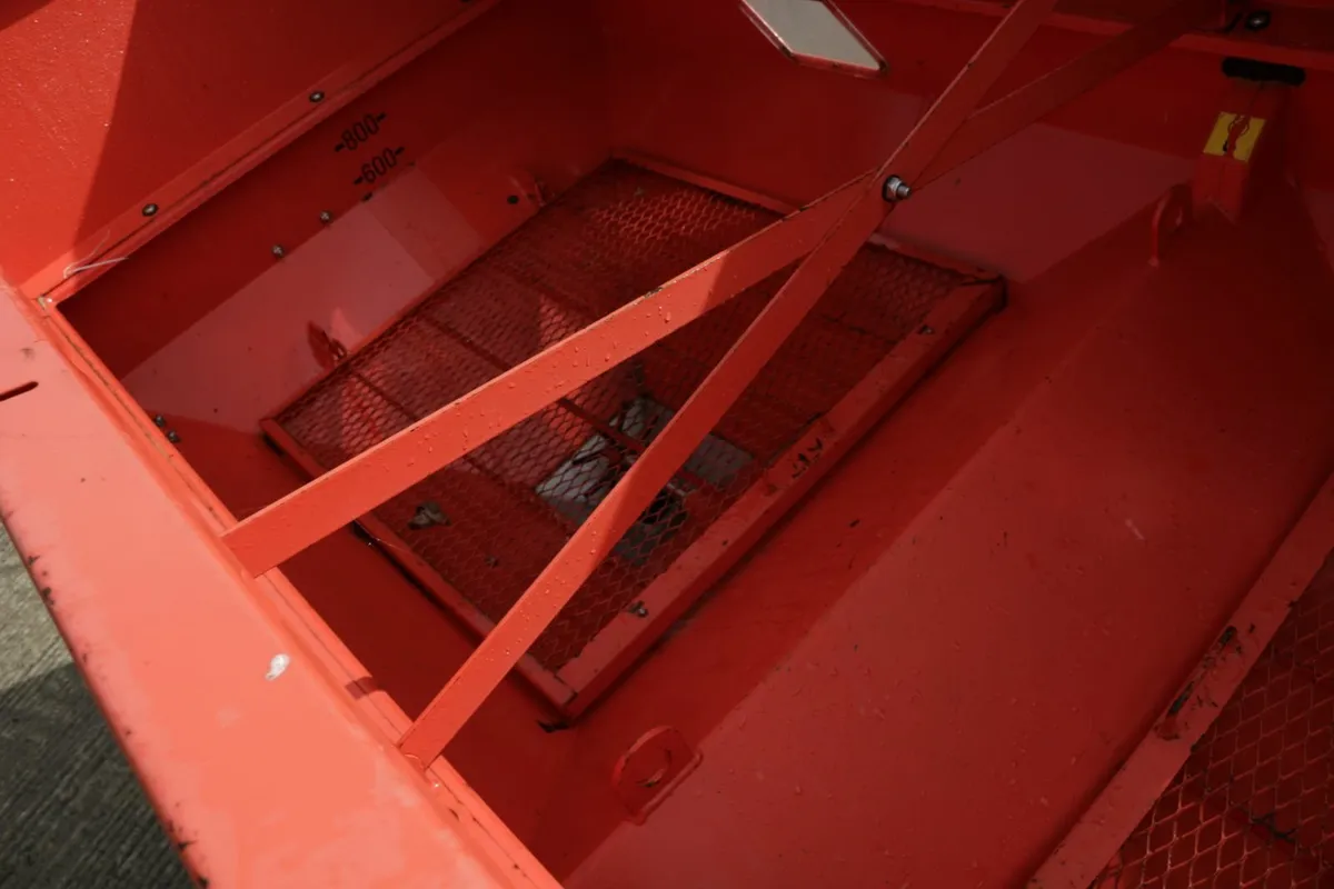 kuhn  b1210 fertiliser sower - Image 2