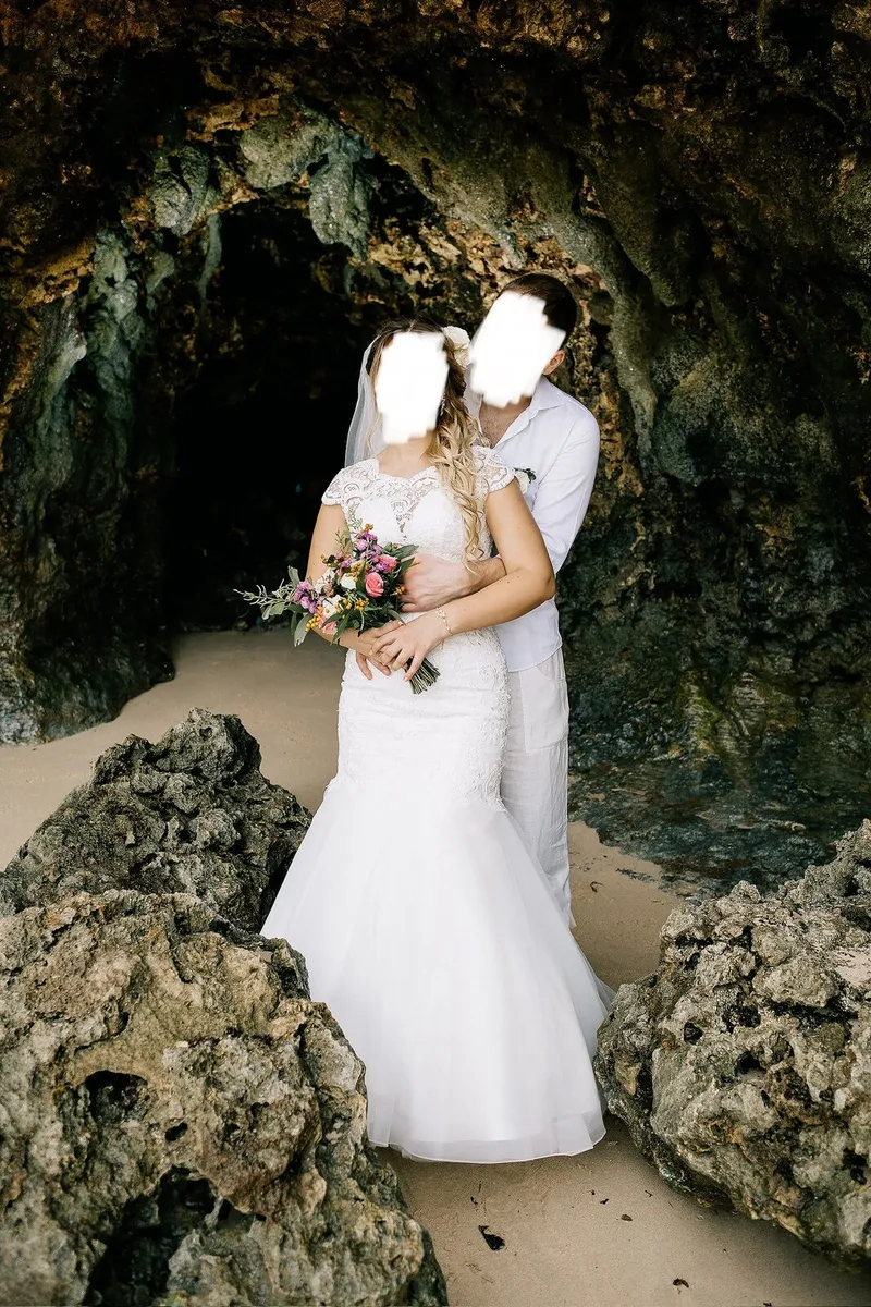 Stunning Mermaid Wedding Dress + Veil + Petticoat - Image 2
