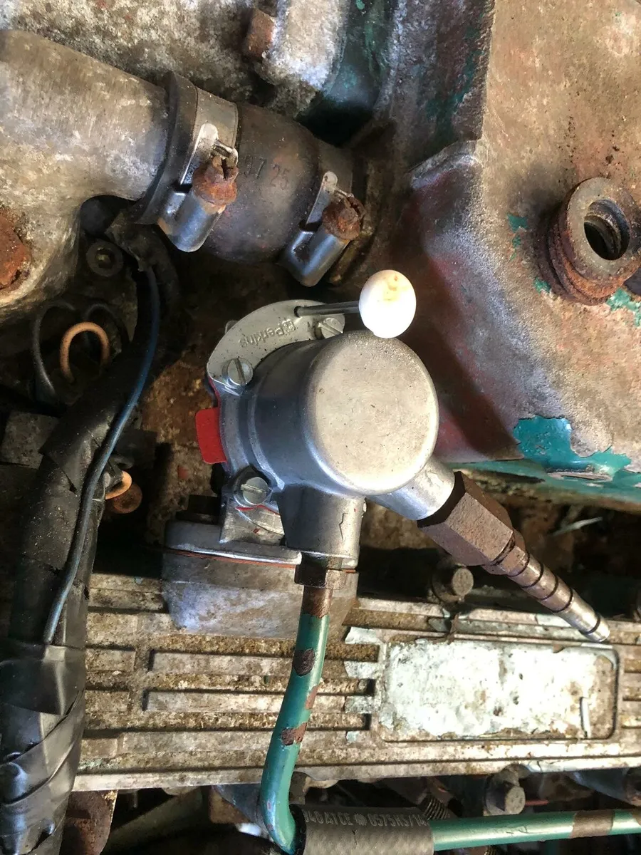 Volvo penta for parts - Image 4