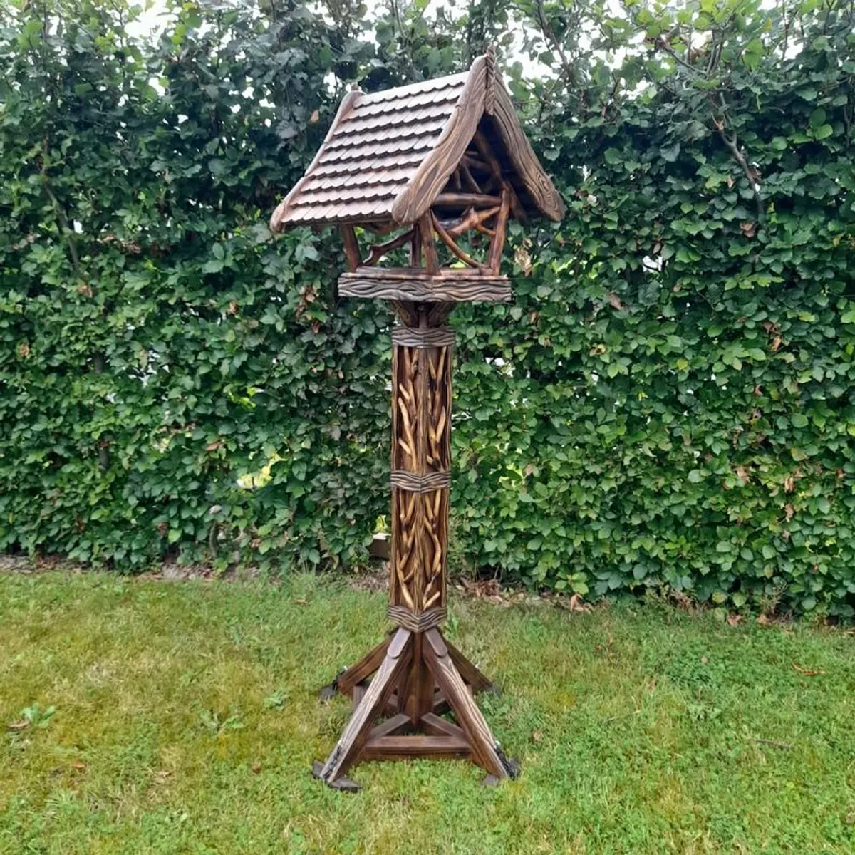 Bird feeders and basket stands . - Image 1