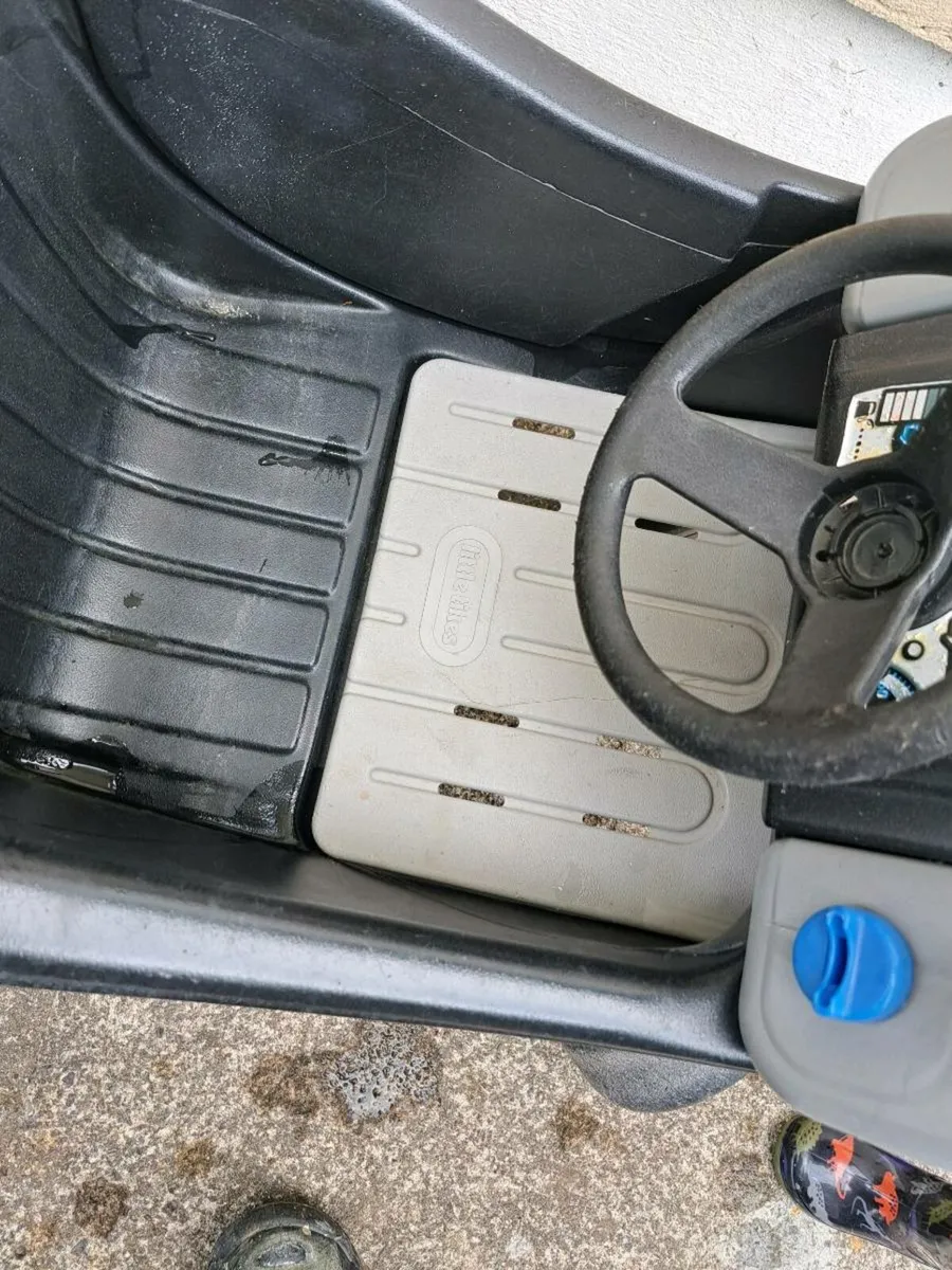 Toy car - Image 2