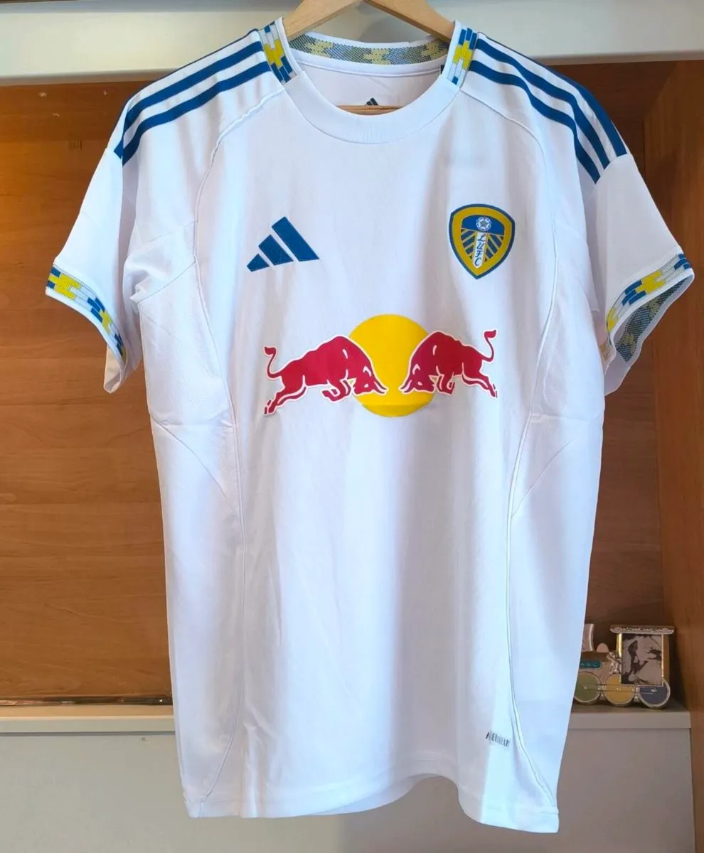 Leeds home and away jerseys season 25/26 - Image 1