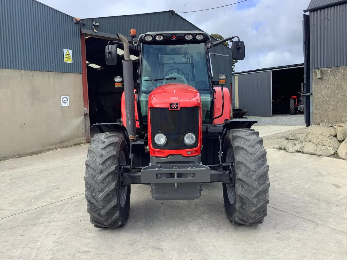 2012 MF 6480 - Image 2